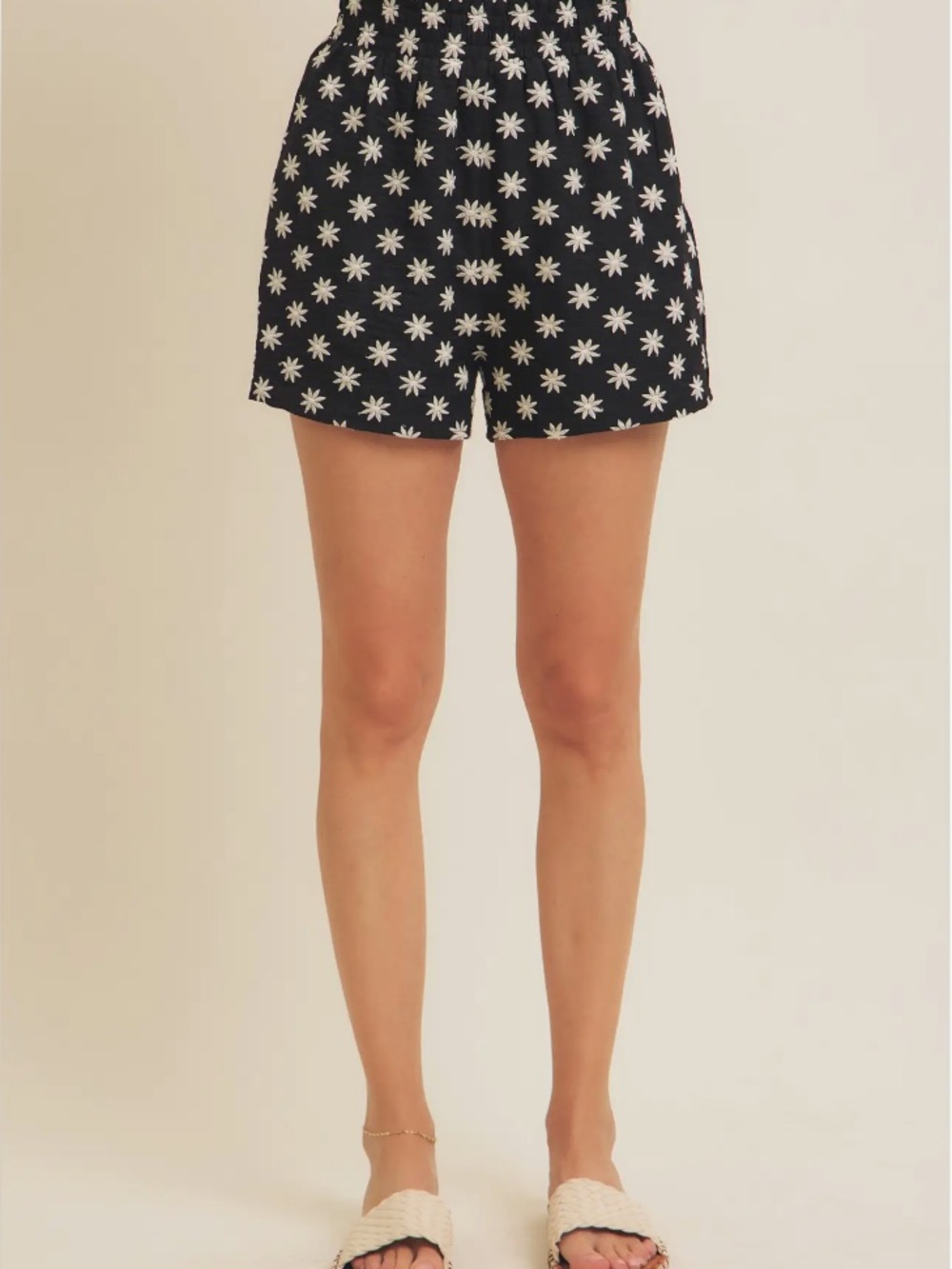 Daisy Print Black Women's Elastic Waist Shorts